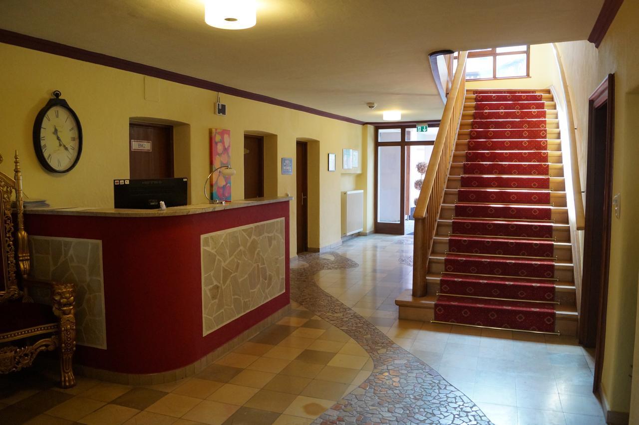Hotel Zur Post Trostberg Экстерьер фото